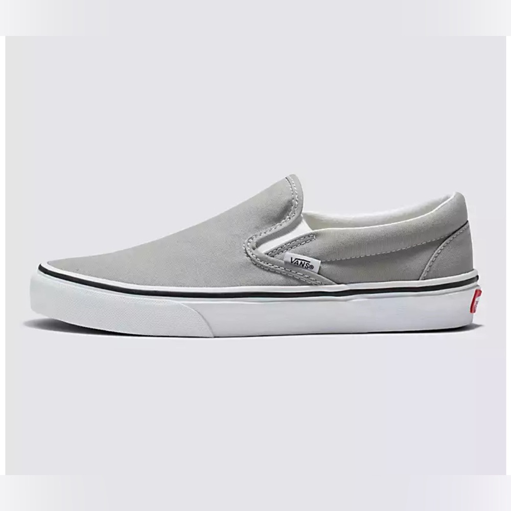 BRAND: Vans
SIZE: Women’s 5.5
COLOR: Light grey